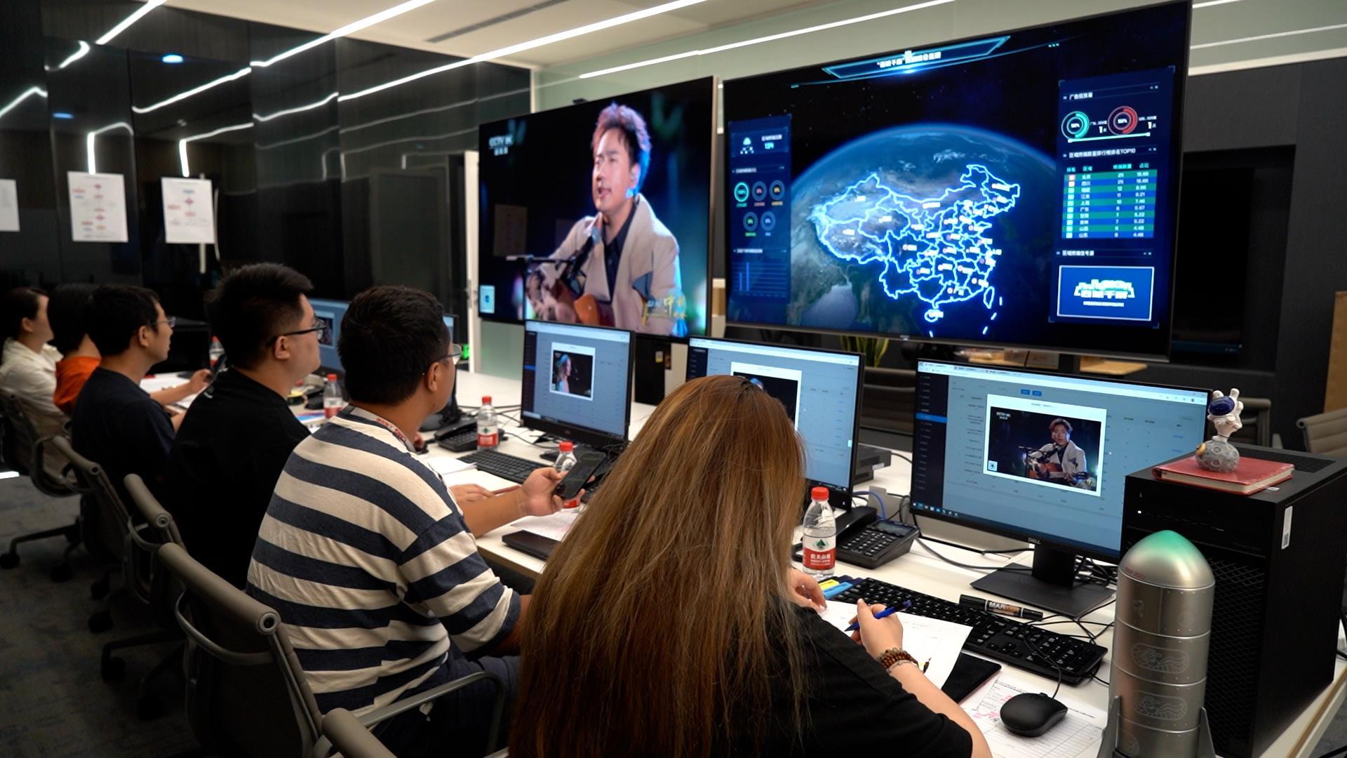 “百城千屏”點(diǎn)亮中秋團(tuán)圓夜，上海網(wǎng)絡(luò)技術(shù)賦能全國(guó)沉浸式視聽盛宴